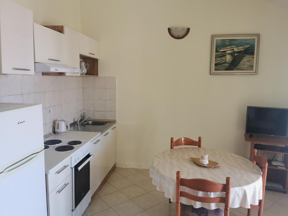 Apartments Dani ボル エクステリア 写真