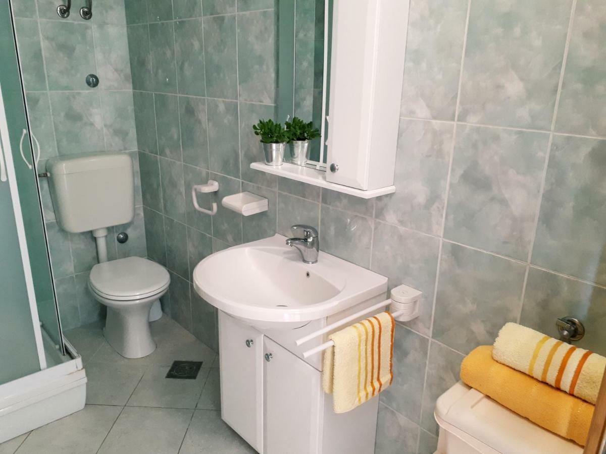 Apartments Dani ボル エクステリア 写真
