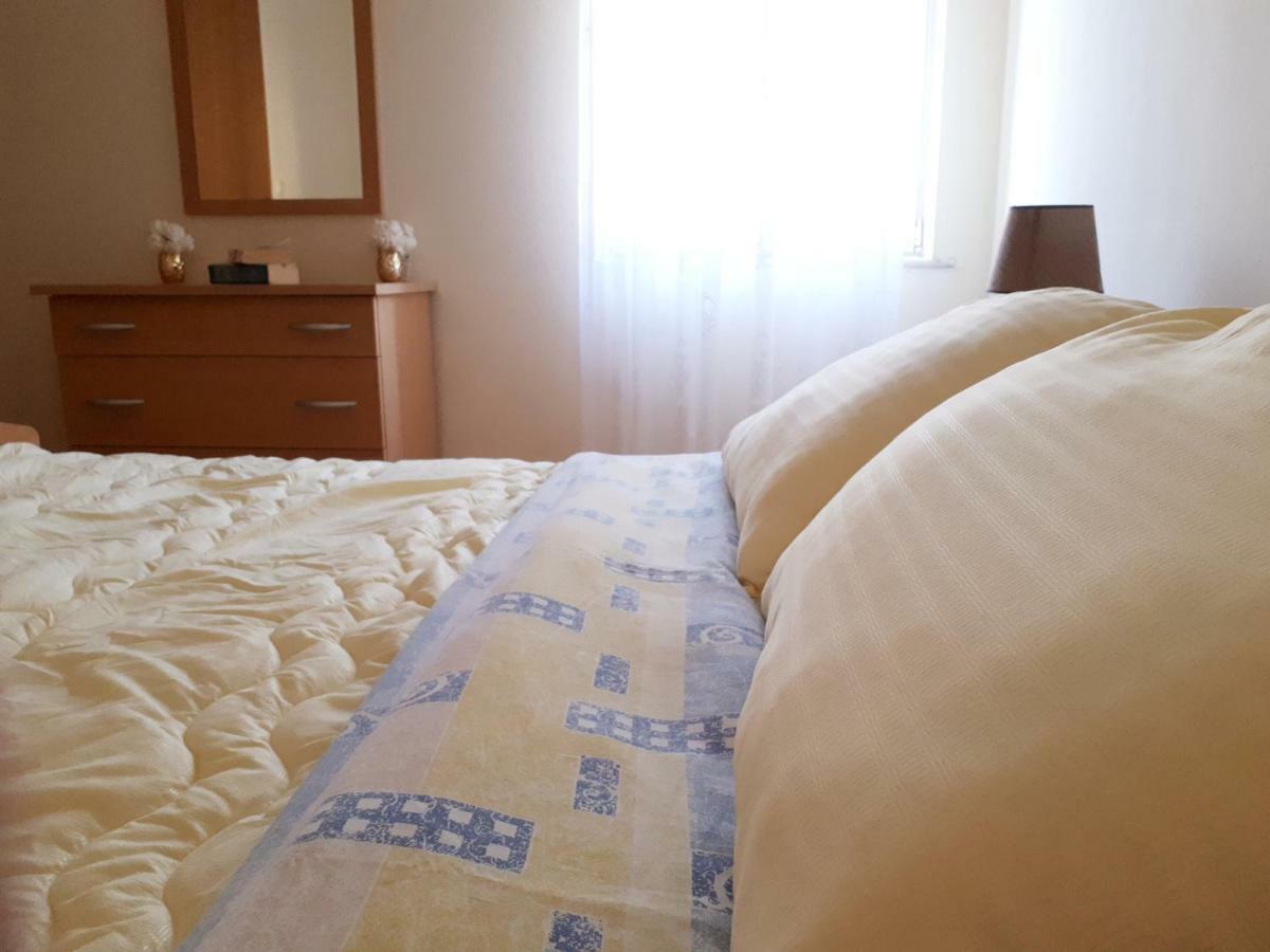 Apartments Dani ボル エクステリア 写真