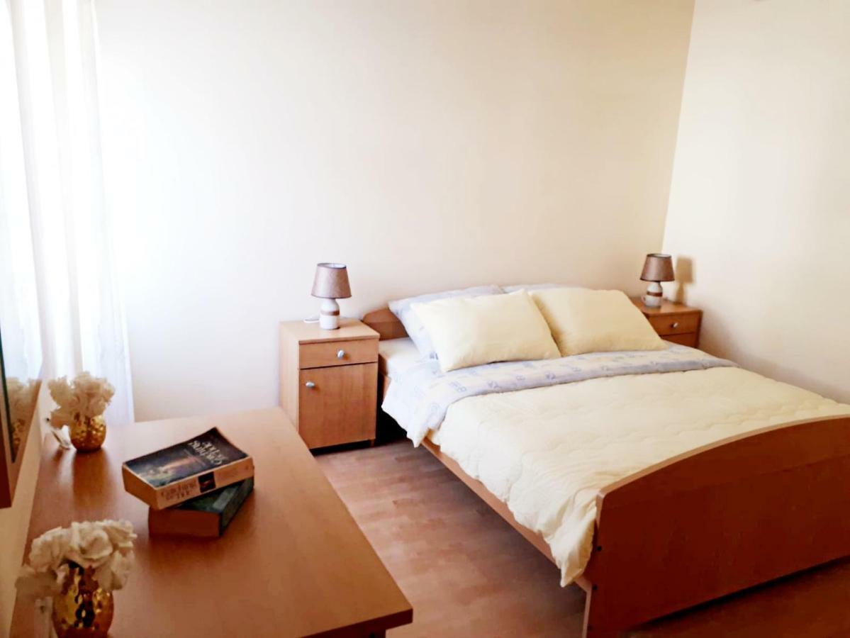 Apartments Dani ボル エクステリア 写真