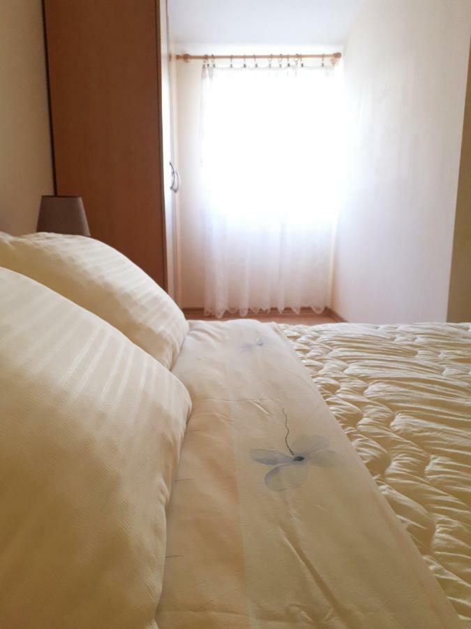 Apartments Dani ボル エクステリア 写真